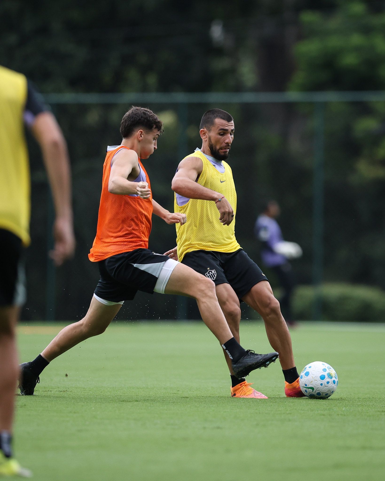 Jovem de R$ 30 milhões do Atlético vive expectativa por estreia diante do Inter