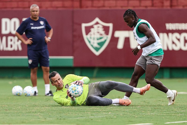 Fábio, do Fluminense, analisa chegada de novos reforços para a equipe