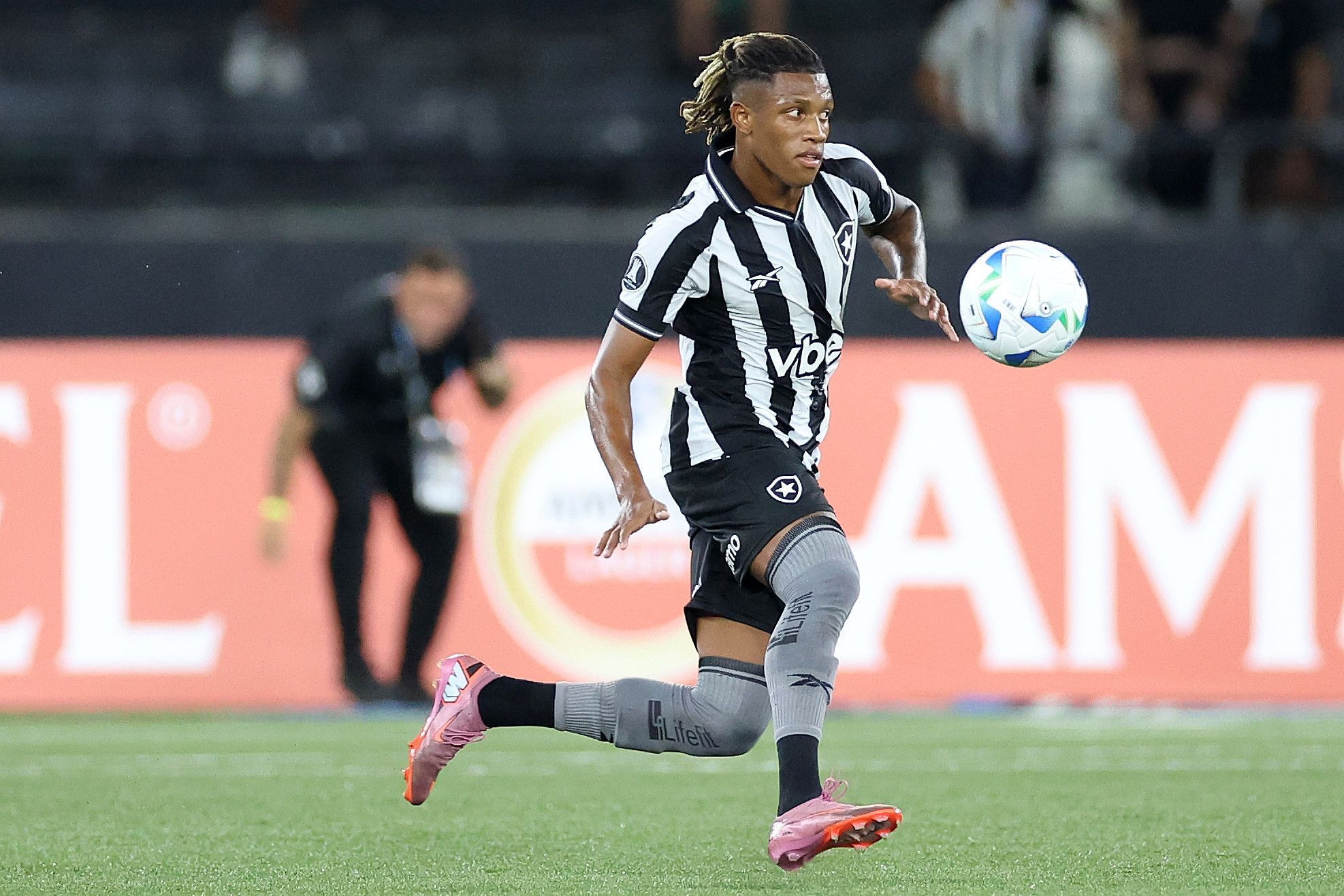 Danilo, do Botafogo, projeta reencontro contra o Palmeiras no Allianz