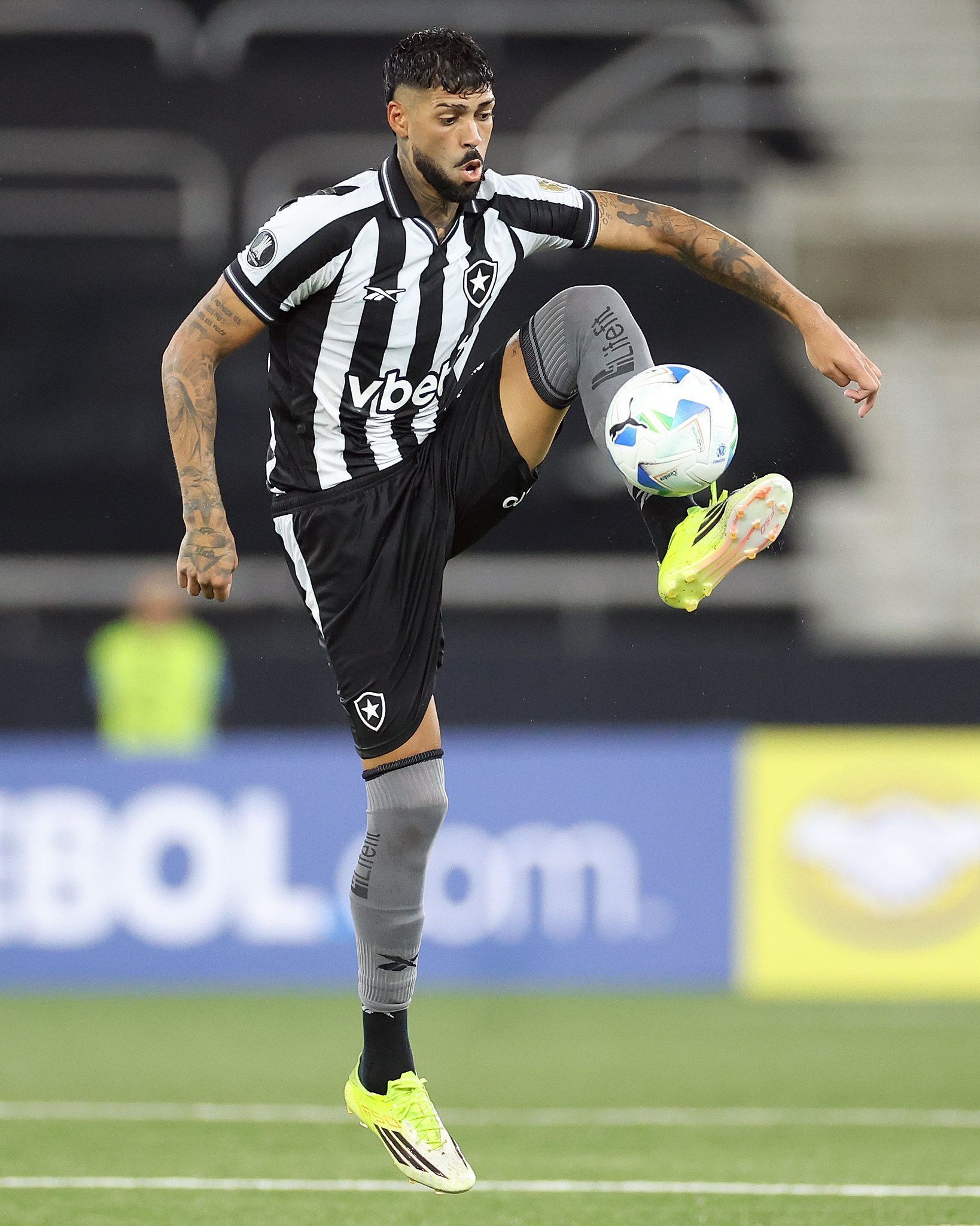 Titular do Botafogo admite frustração por eliminação na Libertadores e faz reflexão