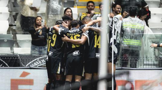 Cuello marcou o gol do Atlético no primeiro tempo de duelo com o Inter
