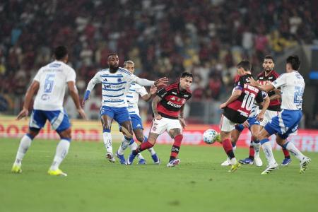 Flamengo 2 x 0 Cruzeiro, pela quinta rodada do Campeonato Brasileiro