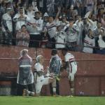 São Paulo vence Chapecoense em estreia de Roger e assume liderança do Brasileiro