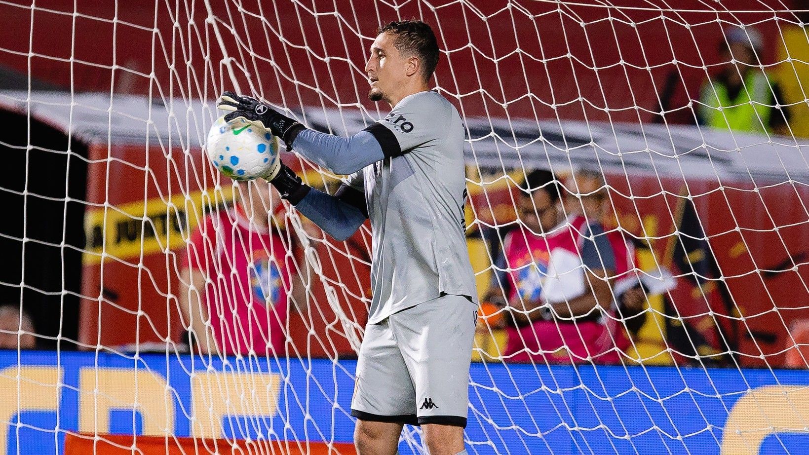 Thiago Couto brilha nos pênaltis, Sport bate Anápolis-GO e avança na Copa do Brasil