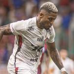 Vitória perde Marinho com dores logo no início do jogo contra Atlético