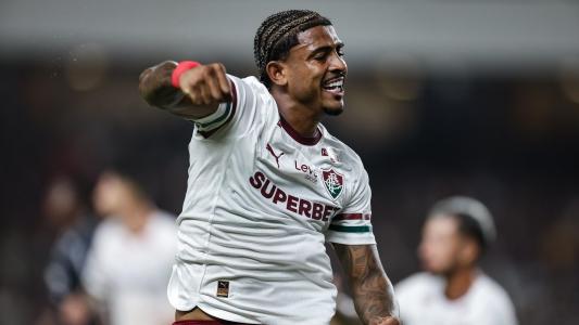 Jhon Kennedy comemora gol do Fluminense sobre o Remo em jogo do Campeonato Brasileiro