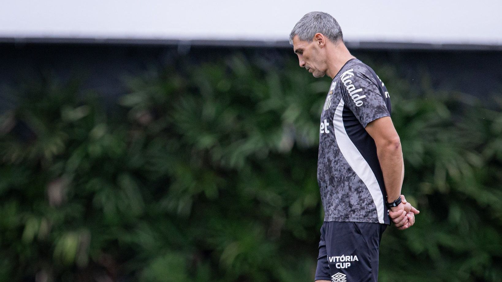 Entenda como lesão de lateral afeta planejamento do Santos