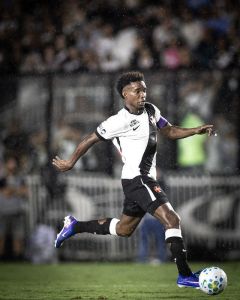 Thiago Mendes não vai enfrentar o Cruzeiro pelo Brasileiro
