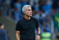 Luís Castro, do Grêmio, abre o jogo sobre possíveis vendas e faz revelação
