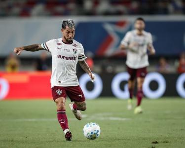 Lucho Acosta foi destaque na vitória do Fluminense