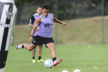 Tomás Cuello durante atividade na Cidade do Galo