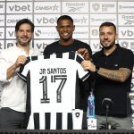 Diretor avalia queda na Libertadores e aposta em reforços para evolução do Botafogo