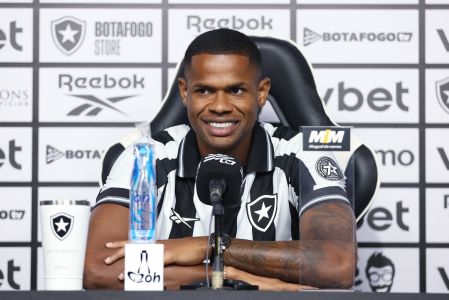 Júnior Santos foi campeão brasileiro e da Libertadores pelo Botafogo em 2024