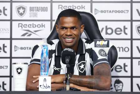 Júnior Santos foi campeão brasileiro e da Libertadores pelo Botafogo em 2024