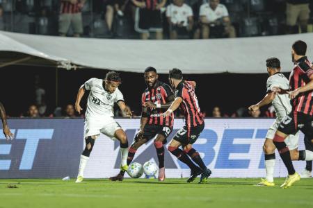 Atlético foi derrotado pelo Vitória em Salvador, pelo Brasileirão 2026