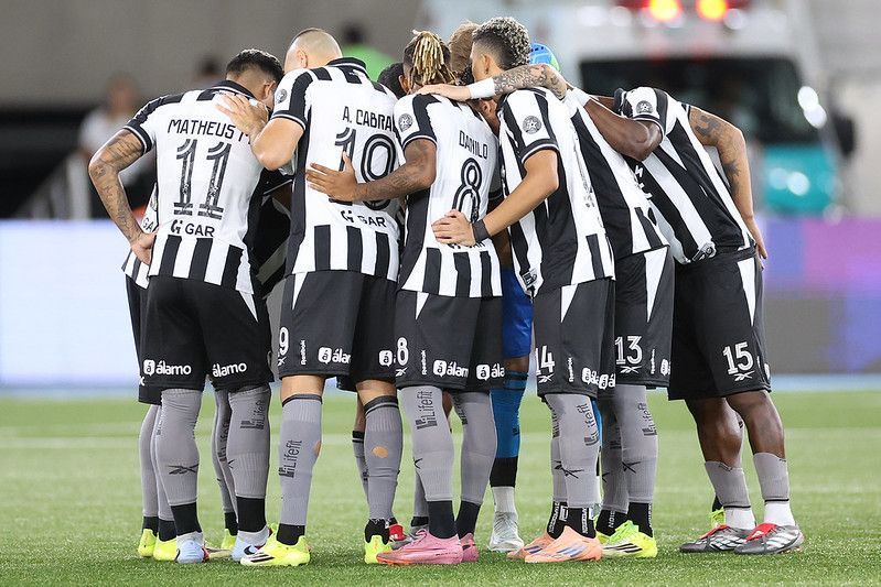 Botafogo começa temporada com números preocupantes em clássicos