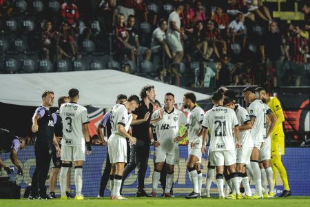 Atlético foi derrotado pelo Vitória em Salvador