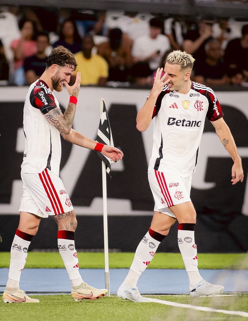Na pré-lista de Ancelotti, zagueiro do Flamengo revela sentimento antes de convocação