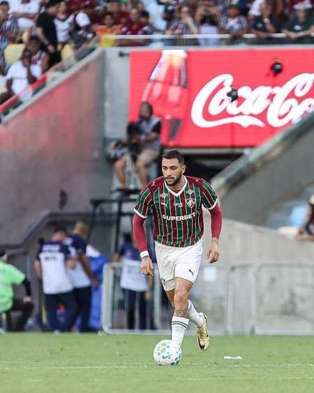 Freytes fo vaiado pela torcida do Fluminense