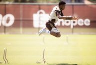 Presidente do Flamengo descarta intenção de vender atacante