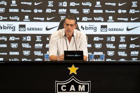 Paulo Bracks critica insistência de Sampaoli em negociação por Matías Galarza