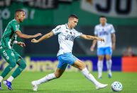 Chapecoense e Grêmio perdem gols e apenas empatam pelo Brasileirão