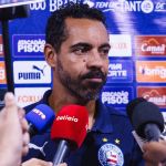 Técnico do Bahia detona horário de Ba-Vi histórico no futebol feminino