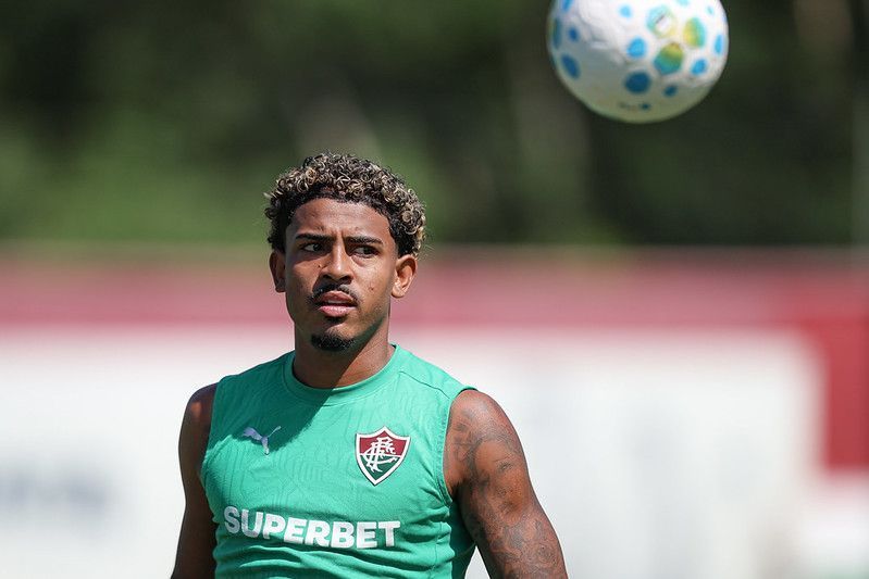 Zubeldía deixa em aberto disputa por titularidade no ataque do Fluminense