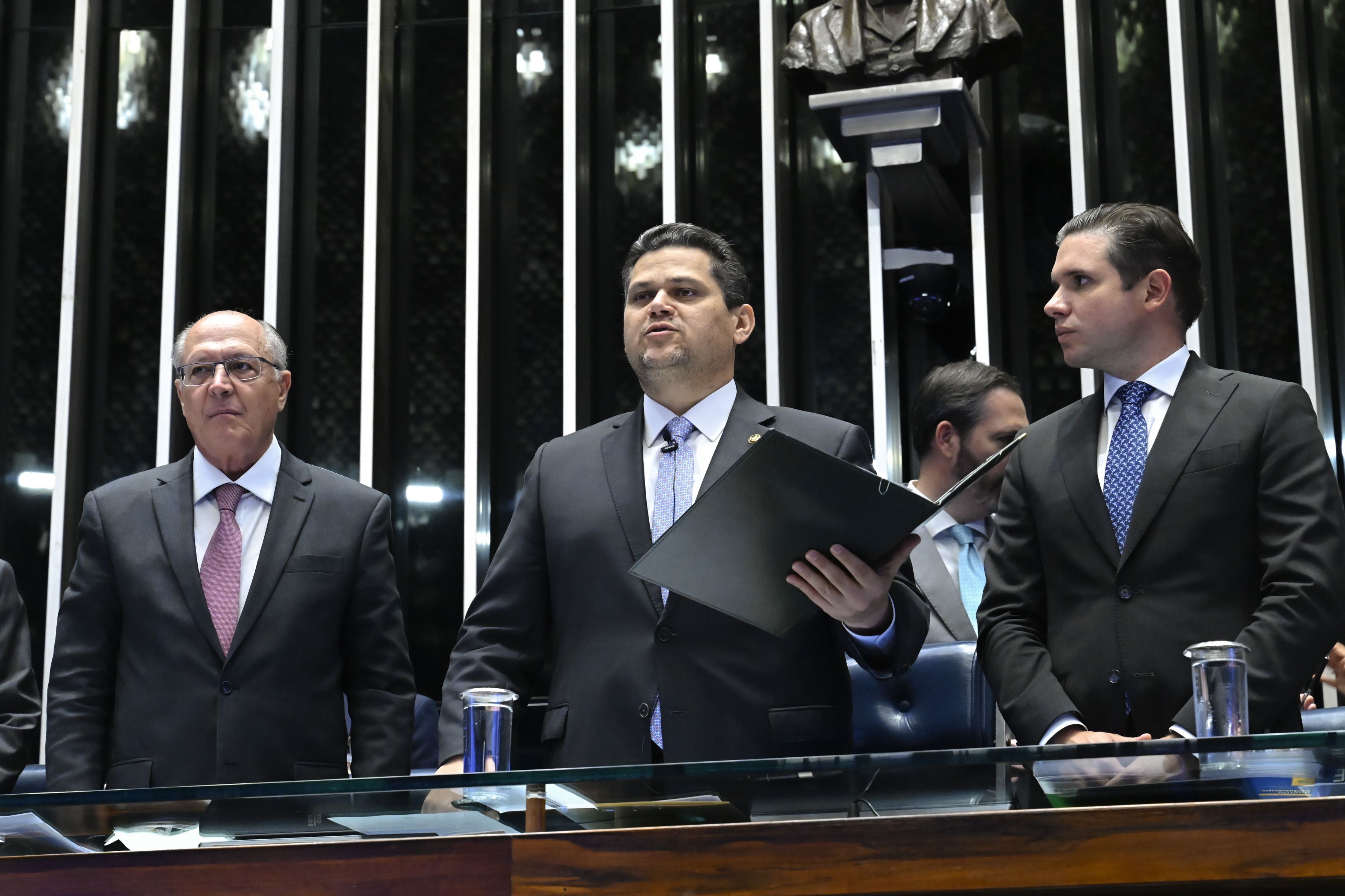 Senado aprova criação da Universidade Federal do Esporte; projeto segue para sanção presidência