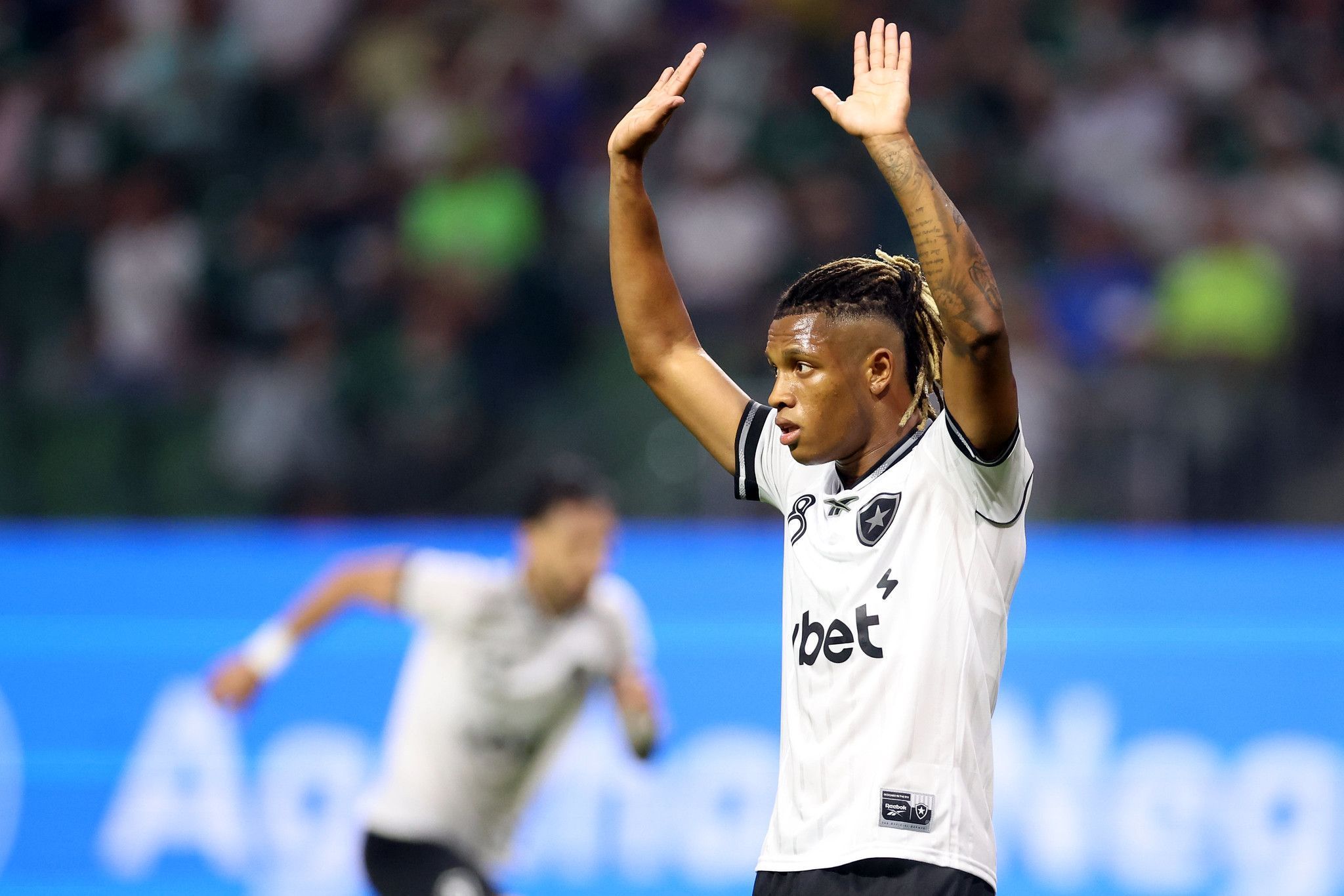 Sonho do Palmeiras, Danilo vive extremos em reencontro e emociona Abel