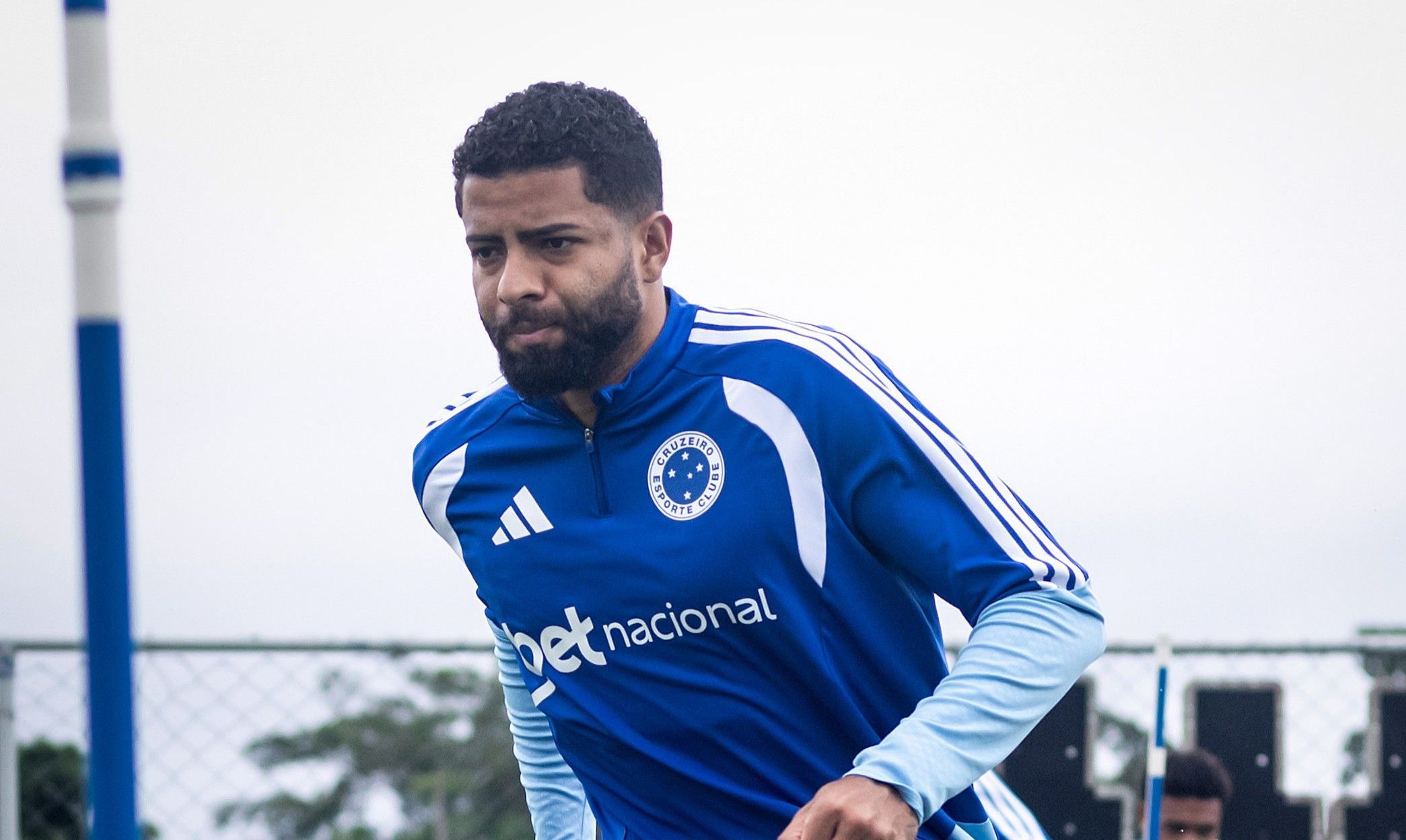 Cruzeiro 'trava' saída de João Marcelo ao Inter; veja detalhes e valores