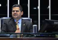 PEC do fim da escala 6x1 depende de Alcolumbre