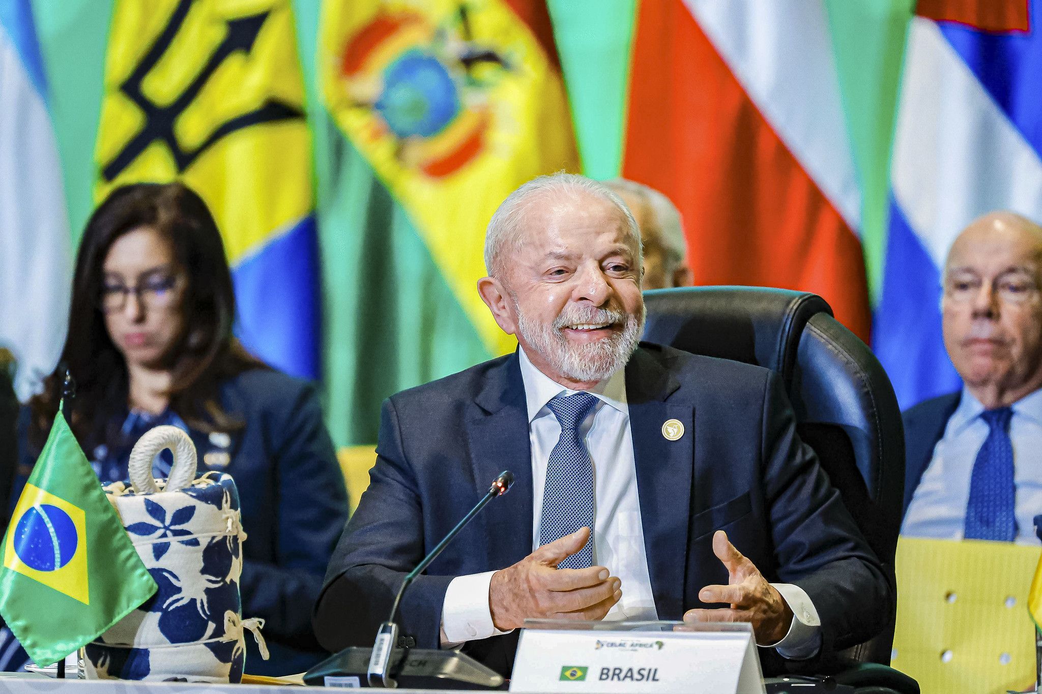 Lula sobe o tom contra EUA: 'O que fazem com Cuba é democrático?'