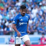 Atacante ex-Cruzeiro reage à convocação de Kaiki: 'Melhor lateral da liga'