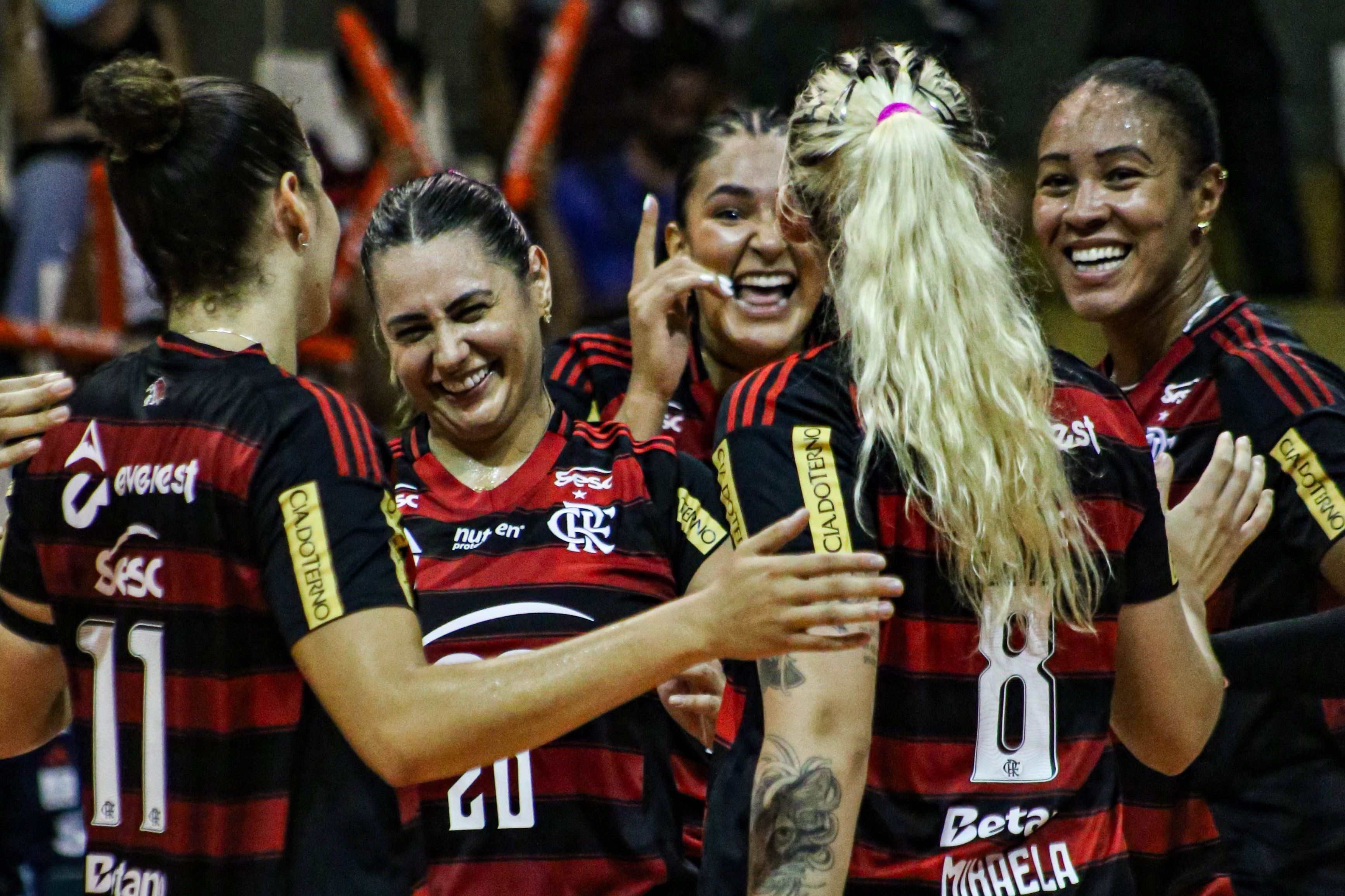 Flamengo domina Mackenzie e confirma primeiro lugar na Superliga Feminina