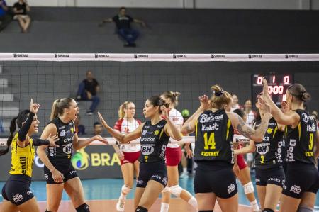 Dentil Praia Clube venceu Tijuca de virada pela Superliga Feminina de Vôlei