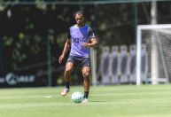 Zagueiro do Atlético evolui em tratamento de lesão e se aproxima do retorno
