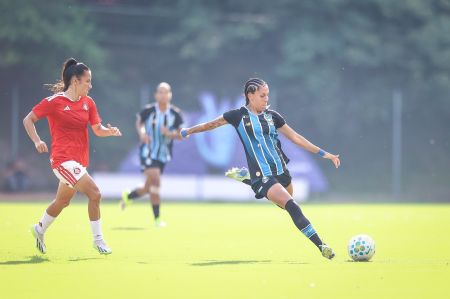 Grêmio vence Internacional pelo Brasileirão Feminino