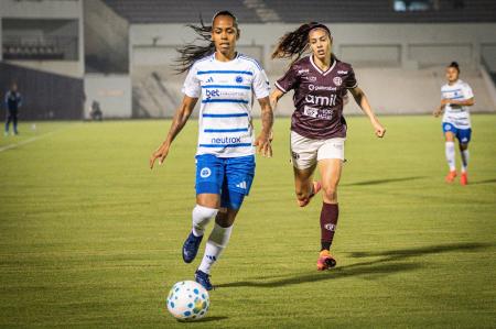 Jogo entre Cruzeiro e Ferroviária pelo Brasileiro Feminino
