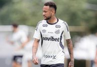 Neymar parabeniza jogador da Kings League por marca centenária