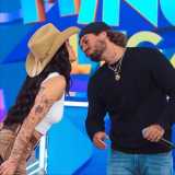 Zé Felipe e Ana Castela trocam beijo no SBT