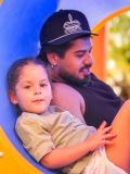 Zé Felipe compartilha fotos com Maria Flor no aniversário da pequena