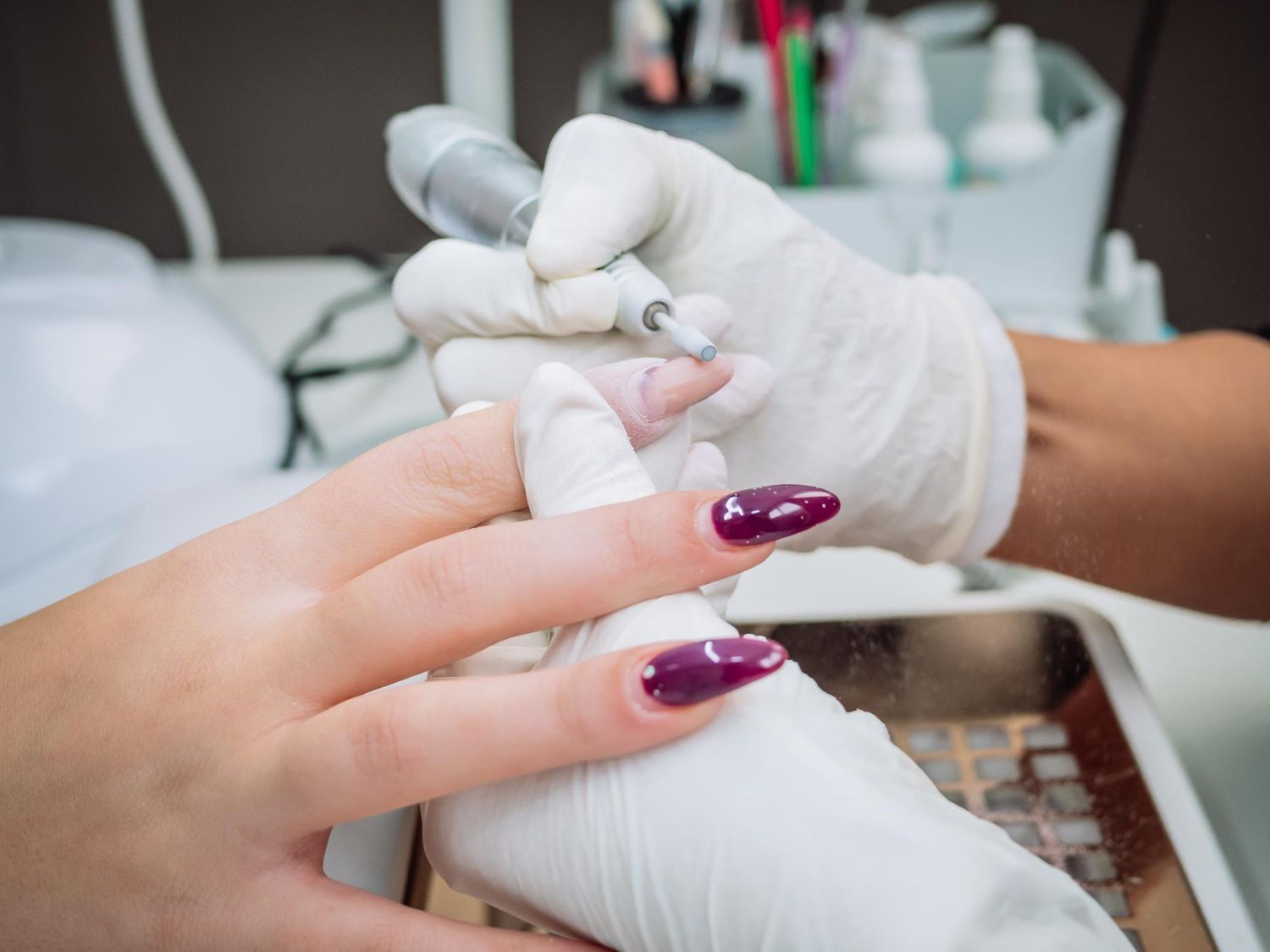 Guia de segurança para esmaltes em gel e cuidados essenciais com as unhas