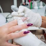 Guia de segurança para esmaltes em gel e cuidados essenciais com as unhas