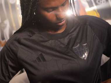 Atlético lança uniforme All Black exclusivo para sócios Galo Na Veia Forte e Vingador