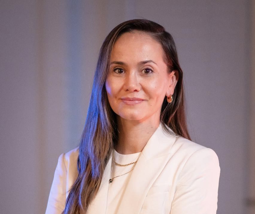 Advogada Andressa Bortolin é destaque no cenário jurídico internacional