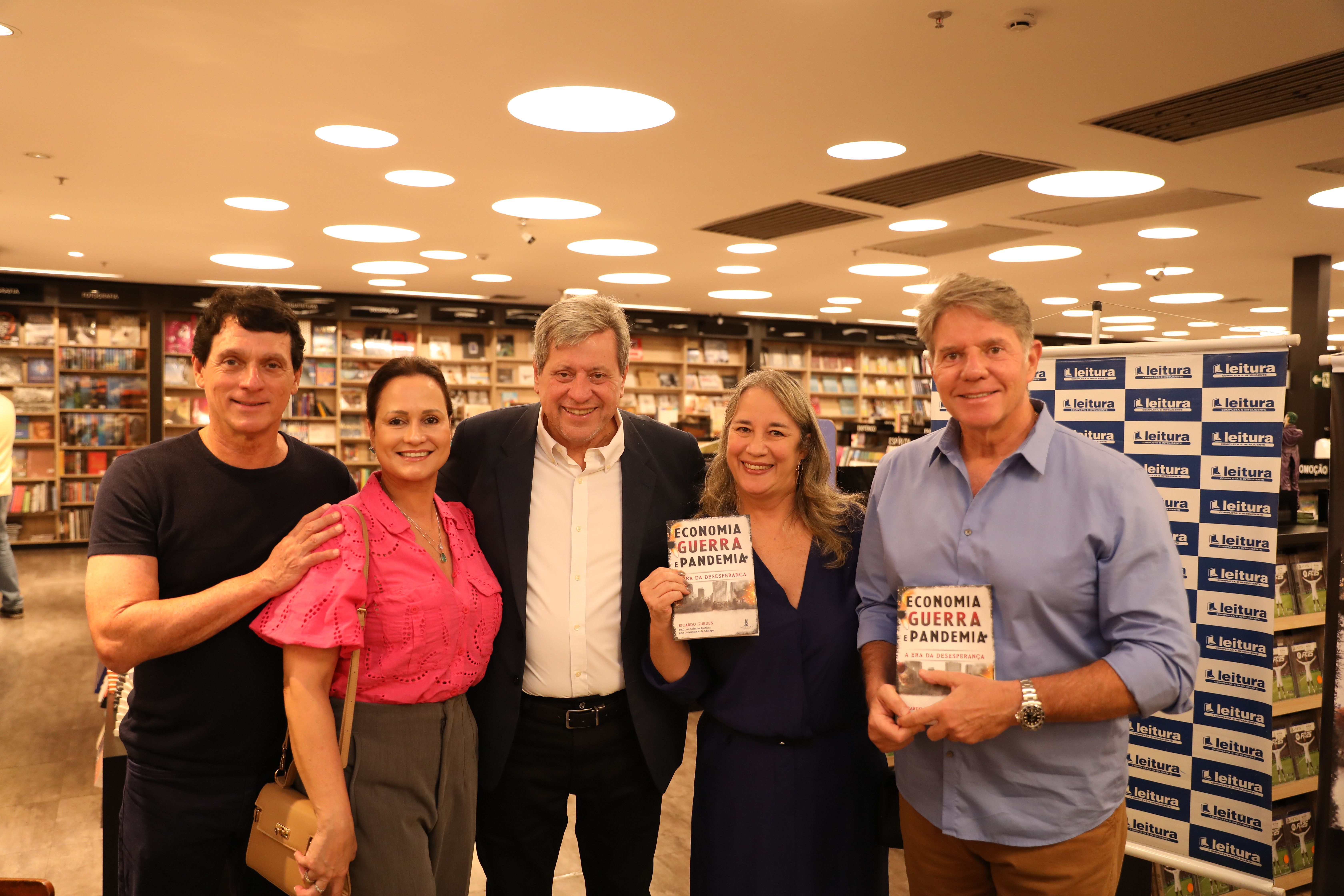 Ricardo Guedes aborda economia, guerra e pandemia em seu novo livro