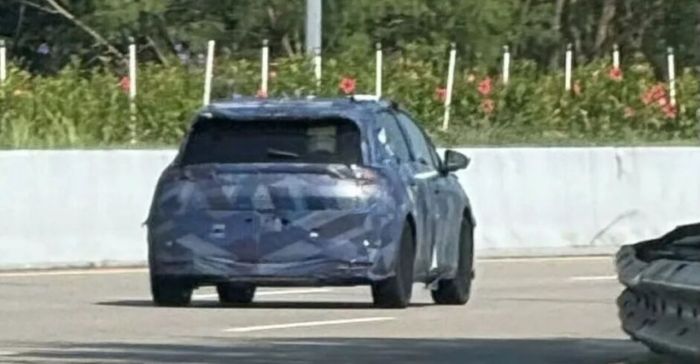 Novo BYD Dolphin flagra