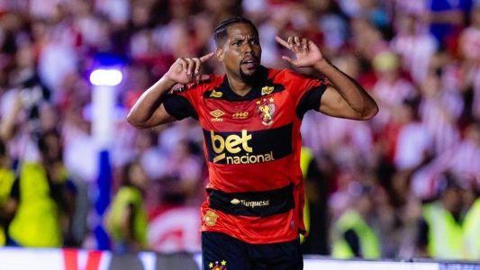 Iury Castilho comemora gol pelo Sport