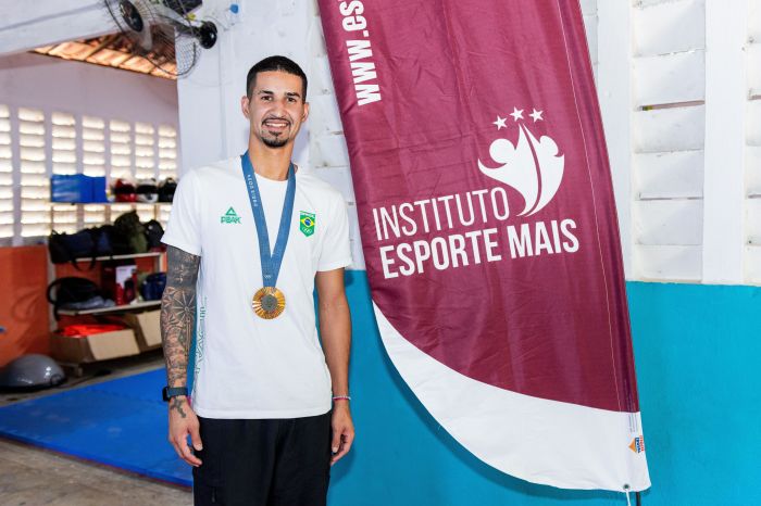 Netinho visitou ONG de Fortaleza apoiada pelo Esporte do Futuro